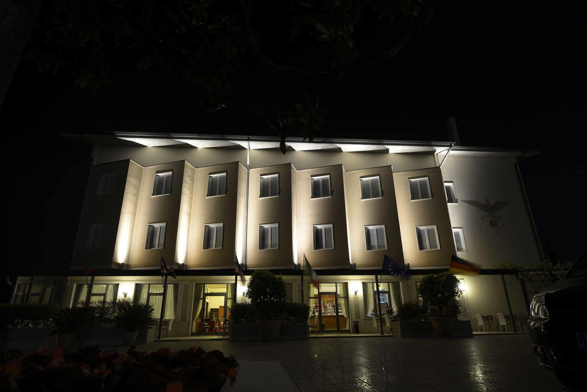 Hotel San Benedetto Peschiera del Garda Exterior foto